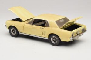 Ford Mustang Coupe Gul The Walking Dead Greenlight 1:18 12958 Metal — billede 5 af 8