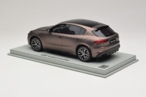 Maserati Grecale Bronze BBR 1:18 P18220FMAS Resin — billede 5 af 7