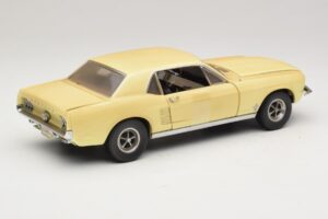 Ford Mustang Coupe Gul The Walking Dead Greenlight 1:18 12958 Metal — billede 3 af 8