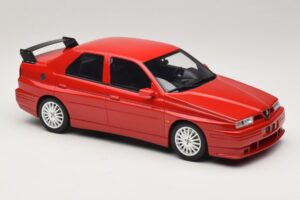 Alfa Romeo 155 GTA Stradale Alfa Red Otto 1:18 OT1132 Resin — billede 4 af 6