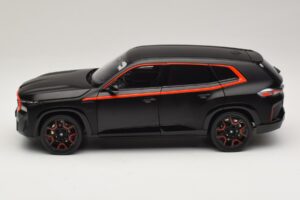 BMW XM G09 Matt Black Minichamps 1:18 110023301 Metal — billede 4 af 8