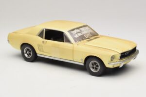 Ford Mustang Coupe Gul The Walking Dead Greenlight 1:18 12958 Metal — billede 6 af 8