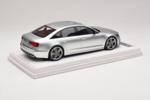 Audi S6 C7 Florett Silver Metallic IVY Merit 1:18 REMC038 Resin — billede 3 af 7