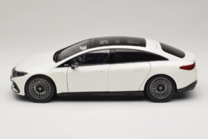 Mercedes EQS V297 Manufaktur Opalite White NZG 1:18 B66961049 Metal — billede 4 af 8
