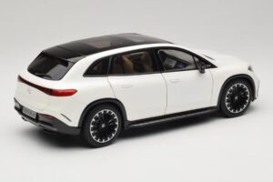 Mercedes EQS SUV X296 Manufaktur Diamond White NZG 1:18 B66960590 Metal — billede 3 af 8