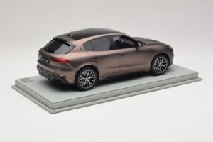 Maserati Grecale Bronze BBR 1:18 P18220FMAS Resin — billede 3 af 7