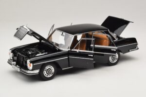 Mercedes 280 SE W108 Sort Norev 1:18 183360 Metal — billede 2 af 8