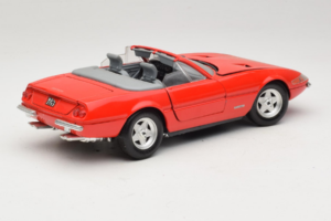 Ferrari 365 GTS/4 Spider Rød Techno Giodi 1:18 40028-P1 Metal — billede 3 af 8