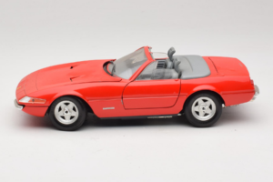 Ferrari 365 GTS/4 Spider Rød Techno Giodi 1:18 40028-P1 Metal — billede 4 af 8