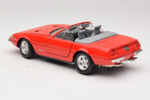 Ferrari 365 GTS/4 Spider Rød Techno Giodi 1:18 40028-P1 Metal — billede 7 af 8