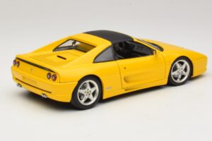 Ferrari F355 Spider Gul med Sort Tag UT Models 1:18 180074030-P4 Metal — billede 3 af 8