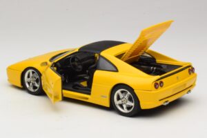 Ferrari F355 Spider Gul med Sort Tag UT Models 1:18 180074030-P4 Metal — billede 5 af 8
