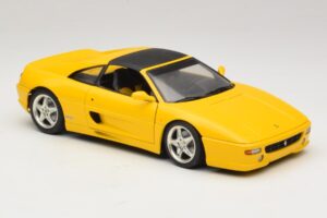 Ferrari F355 Spider Gul med Sort Tag UT Models 1:18 180074030-P4 Metal — billede 6 af 8