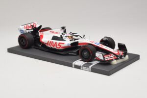 Haas VF-22 K. Magnussen Pole Position Brazilian GP 2022 Minichamps 1:18 117222120 Resin — billede 4 af 7