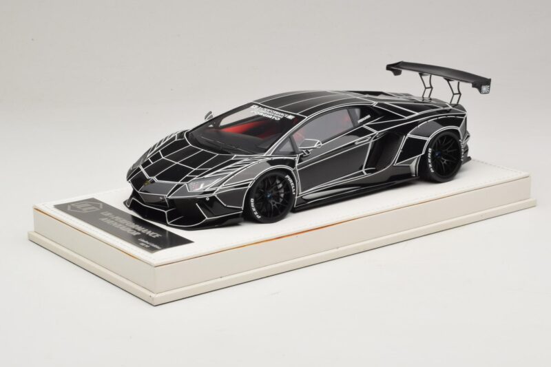 Lamborghini Aventador Liberty Walk TRON Glansfuld Sort JUC 1:18 J32-14 Resin