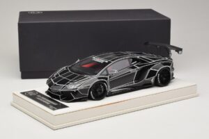 Lamborghini Aventador Liberty Walk TRON Glansfuld Sort JUC 1:18 J32-14 Resin — billede 7 af 7