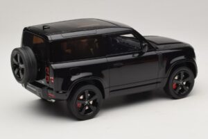 Land Rover Defender 90 L663 P400 X-Dynamic HSE Santorini Black GT Spirit 1:18 GT992 Resin — billede 2 af 6
