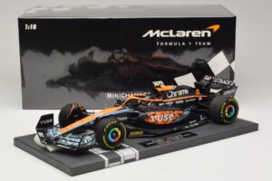 McLaren MCL36 #4 L. Norris Abu Dhabi GP 2022 Minichamps 1:18 537224004 Resin — billede 6 af 7