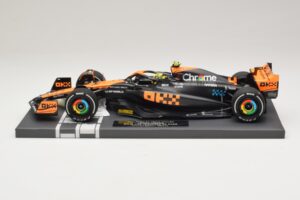 McLaren MCL60 #4 L. Norris 2nd Place Japanese GP 2023 Minichamps 1:18 537233504 Resin — billede 3 af 7