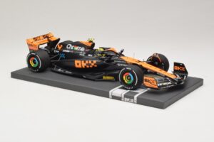 McLaren MCL60 #4 L. Norris 2nd Place Japanese GP 2023 Minichamps 1:18 537233504 Resin — billede 4 af 7