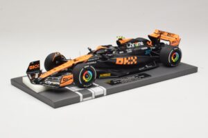 McLaren MCL60 #4 L. Norris 2nd Place Singapore GP 2023 Minichamps 1:18 537233404 Resin