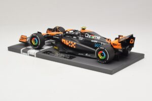 McLaren MCL60 #4 L. Norris 2nd Place Singapore GP 2023 Minichamps 1:18 537233404 Resin — billede 5 af 7