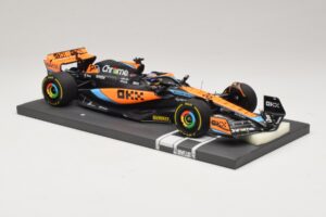 McLaren MCL60 #81 O. Piastri Hungarian GP 2023 Minichamps 1:18 537233081 Resin — billede 4 af 7