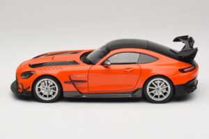 Mercedes AMG GT Black Series C190 Orange med Sølvfælge Minichamps 1:18 110032024 Metal — billede 4 af 8