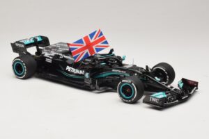 Mercedes AMG Petronas W12 E Performance L. Hamilton Winner British GP 2021 Minichamps 1:18 110211144 Resin — billede 4 af 7