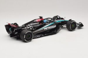 Mercedes AMG Petronas W15 E Performance G. Russell 2024 Minichamps 1:18 110240163 Resin — billede 2 af 7