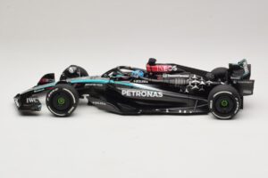 Mercedes AMG Petronas W15 E Performance G. Russell 2024 Minichamps 1:18 110240163 Resin — billede 3 af 7