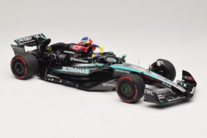 Mercedes AMG Petronas W15 E Performance L. Hamilton Winner British GP 2024 Minichamps 1:18 110241244 Resin — billede 4 af 7