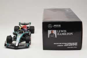 Mercedes AMG Petronas W15 E Performance L. Hamilton Winner British GP 2024 Minichamps 1:18 110241244 Resin — billede 6 af 7