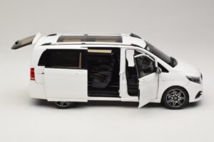 Mercedes V-Class W447 AMG Line Hvid Norev 1:18 183876 Metal — billede 4 af 8