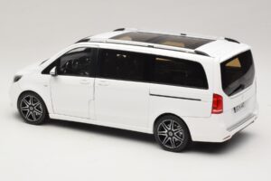 Mercedes V-Class W447 AMG Line Hvid Norev 1:18 183876 Metal — billede 7 af 8