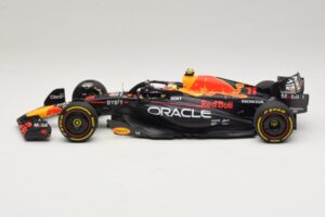 Oracle Red Bull Racing RB19 S. Perez Abu Dhabi GP 2023 Minichamps 1:18 110232311 Resin — billede 3 af 7