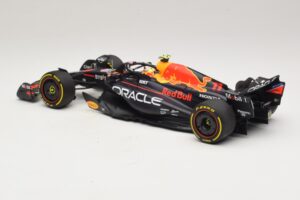 Oracle Red Bull Racing RB19 S. Perez Abu Dhabi GP 2023 Minichamps 1:18 110232311 Resin — billede 5 af 7