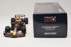 Oracle Red Bull Racing RB19 S. Perez Abu Dhabi GP 2023 Minichamps 1:18 110232311 Resin — billede 6 af 7