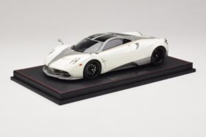 Pagani Huayra Luminous Green AB 1:18 REMC041 Resin — billede 2 af 7