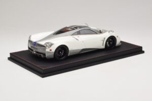Pagani Huayra Luminous Green AB 1:18 REMC041 Resin — billede 3 af 7