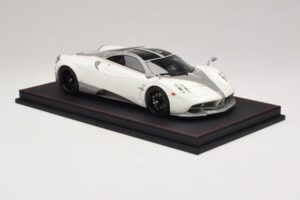 Pagani Huayra Luminous Green AB 1:18 REMC041 Resin — billede 4 af 7