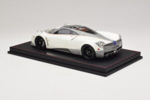 Pagani Huayra Luminous Green AB 1:18 REMC041 Resin — billede 5 af 7