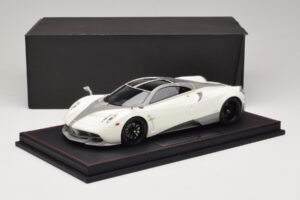 Pagani Huayra Luminous Green AB 1:18 REMC041 Resin — billede 7 af 7