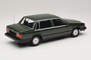 Volvo 740 GL Mørkegrøn Minichamps 1:18 155171702 Metal — billede 2 af 6