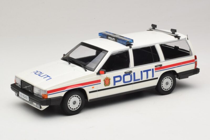 Volvo 740 GL Stationcar Politi Norway Minichamps 1:18 155171796 Metal