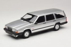 Volvo 740 GL Stationcar Sølv Minichamps 1:18 155171770 Metal