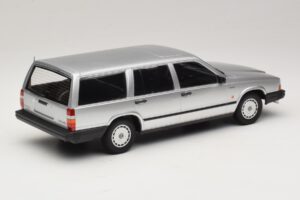 Volvo 740 GL Stationcar Sølv Minichamps 1:18 155171770 Metal — billede 2 af 6