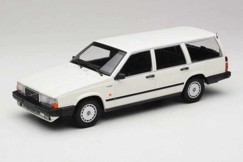 Volvo 740 GL Stationcar Hvid Minichamps 1:18 155171772 Metal