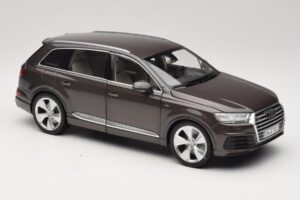 Audi Q7 4M Argus Brown Minichamps 1:18 5011407615 Metal — billede 6 af 8