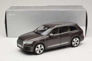 Audi Q7 4M Argus Brown Minichamps 1:18 5011407615 Metal — billede 8 af 8